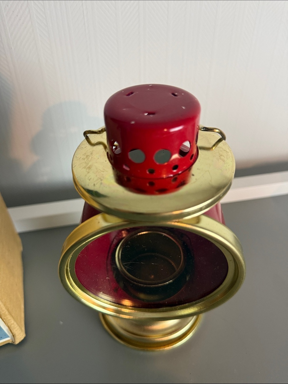 Hurricane Lantern Candle Lamp - Red and Gold Vintage - Picture 3 of 6
